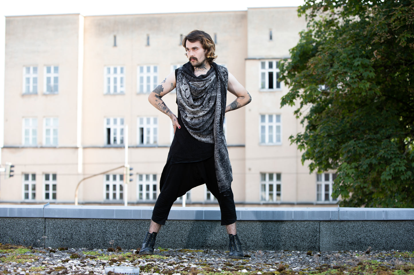 Sarong mit Schlangenmuster - Pareo, Tuch, Schal - Batik, Blockprint - schwarz-grau-beige