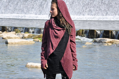 Cardigan zweilagig - Strickjacke, Wickeljacke mit großer Kapuze und Daumenlöchern - mahagoni-schwarz