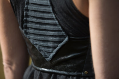 Short Vest - with seam structure, rivets and eyelets - dark gray-petrol
