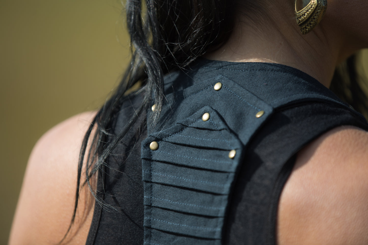 Short Vest - with seam structure, rivets and eyelets - dark gray-petrol
