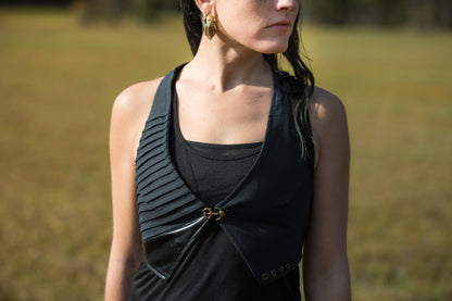 Short Vest - with seam structure, rivets and eyelets - dark gray-petrol
