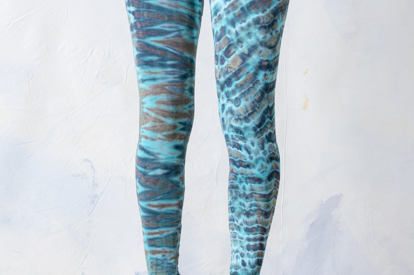 Leggings mit Tiger- und Leopardenoptik - Batik, Tie-Dye - unisex - türkis-braun