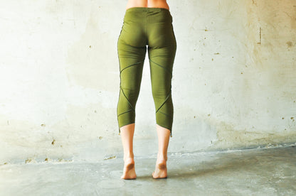 Three-quarter Leggings with Bells - olive green