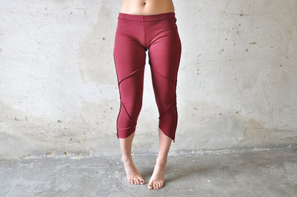 Three-quarter Leggings with Bells - dark red