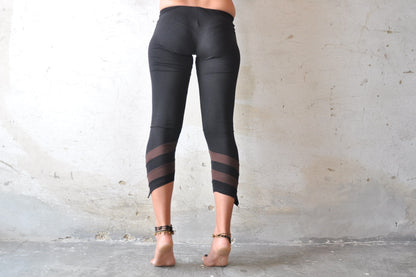 Three-quarter Leggings - with multiple layered hem and beads - black-brown