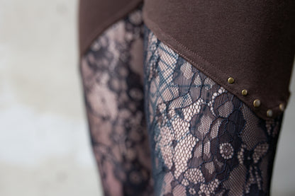 Leggings with Defect - with Flowery Lace and Rivets - brown