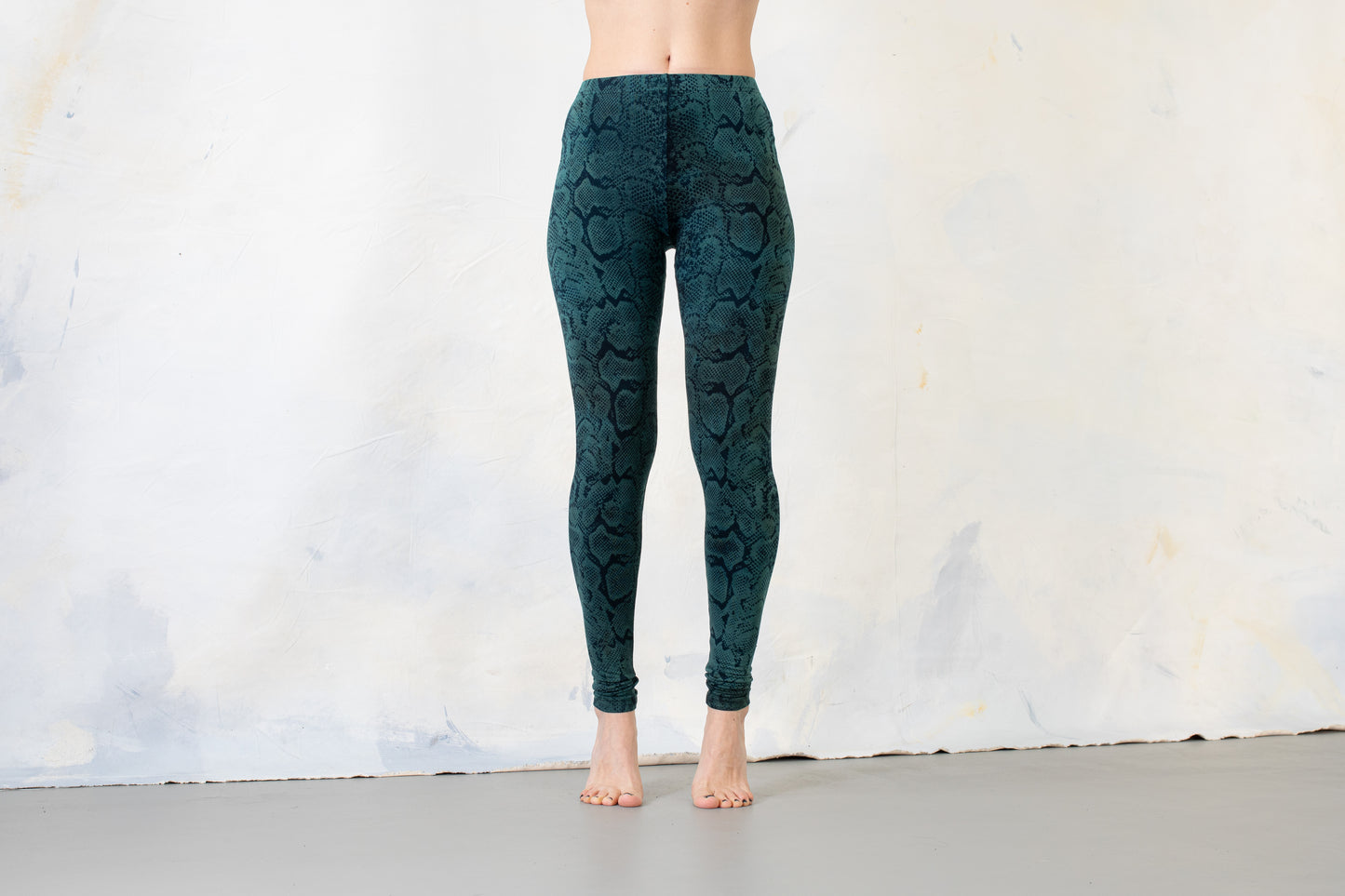 Leggings with abstract snake pattern - screen printing - unisex - blue-green