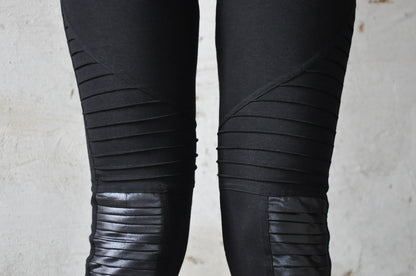 Leggings with Artificial Leather and Seams - black