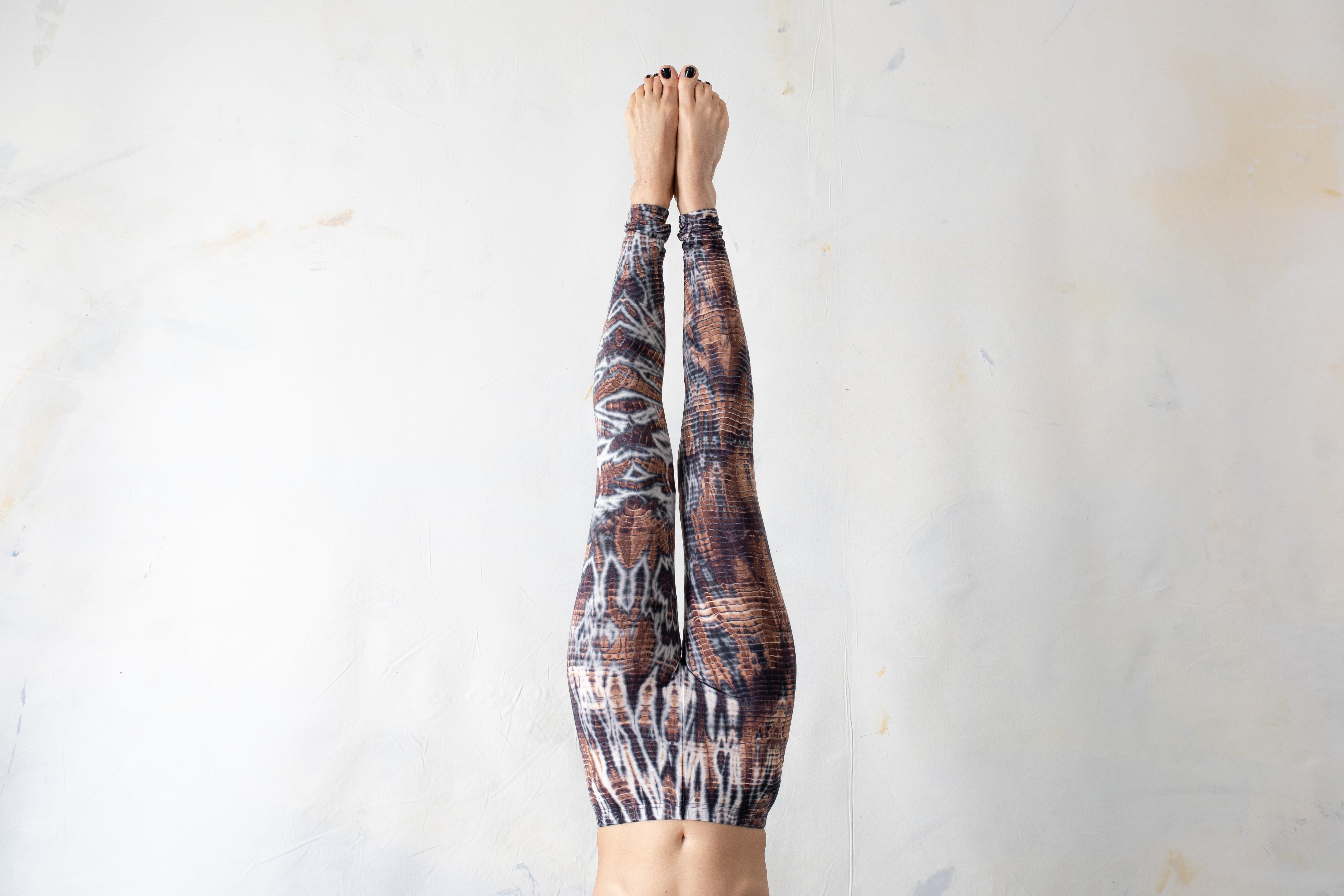 Leggings with an abstract diamond Pattern - unisex - beige brown-light blue