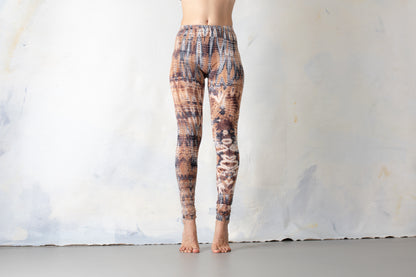 Leggings with an abstract diamond Pattern - unisex - beige brown-light blue