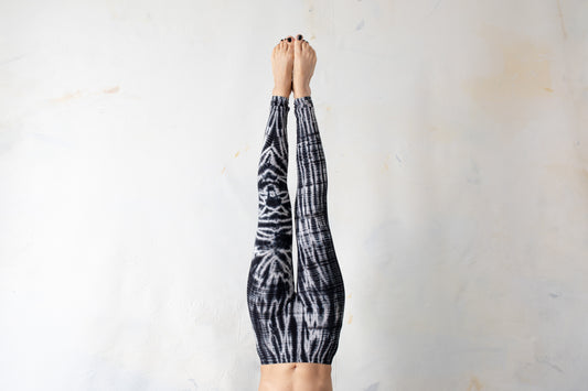 Leggings with an abstract diamond Pattern - Batik, Tie-Dye - unisex- black-gray-white