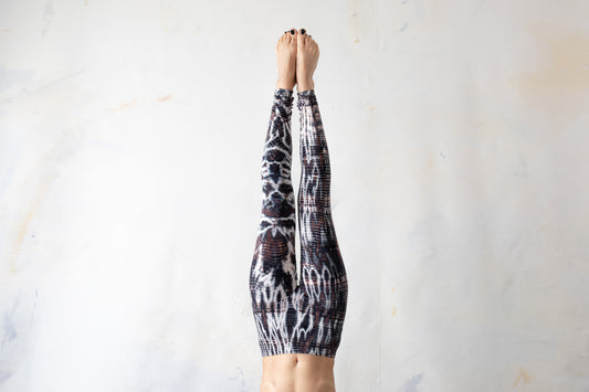 Leggings with an abstract diamond Pattern - Batik, Tie-Dye - unisex - white-gray-mahogany