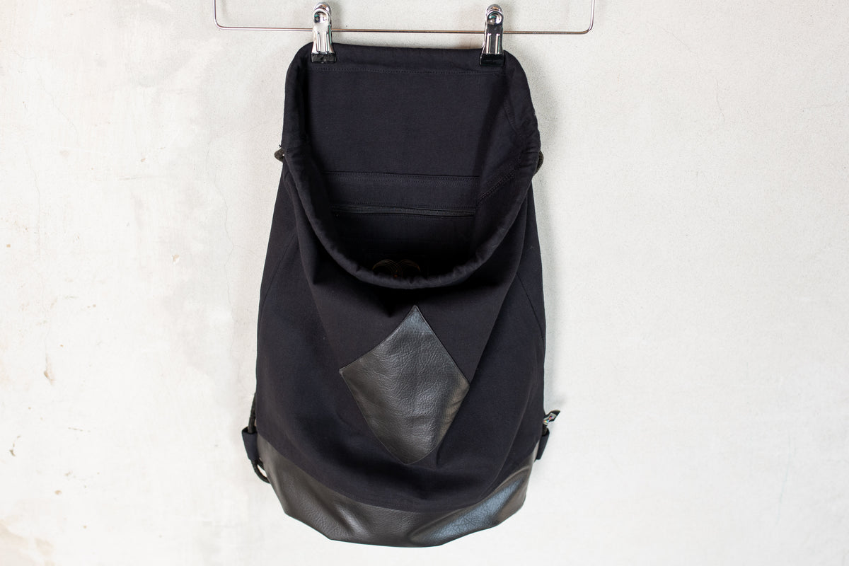 Rucksack - Beutel aus Baumwolle mit Kunstlederelementen - schwarz