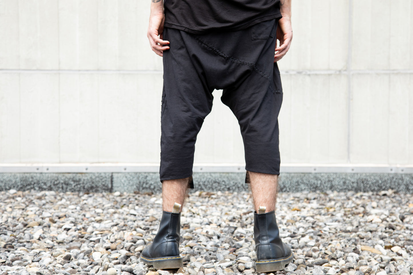 Baggy Pants - Overknee Shorts with Deep Crotch and Seam Structure - black