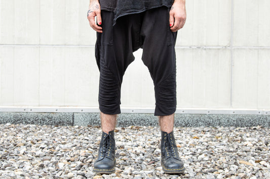 Baggy Pants - Overknee Shorts with Deep Crotch and Seam Structure - black