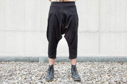 Baggy Pants - Overknee Shorts with Deep Crotch and Seam Structure - black