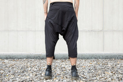 Baggy Pants - Overknee Shorts with Deep Crotch and Seam Structure - black