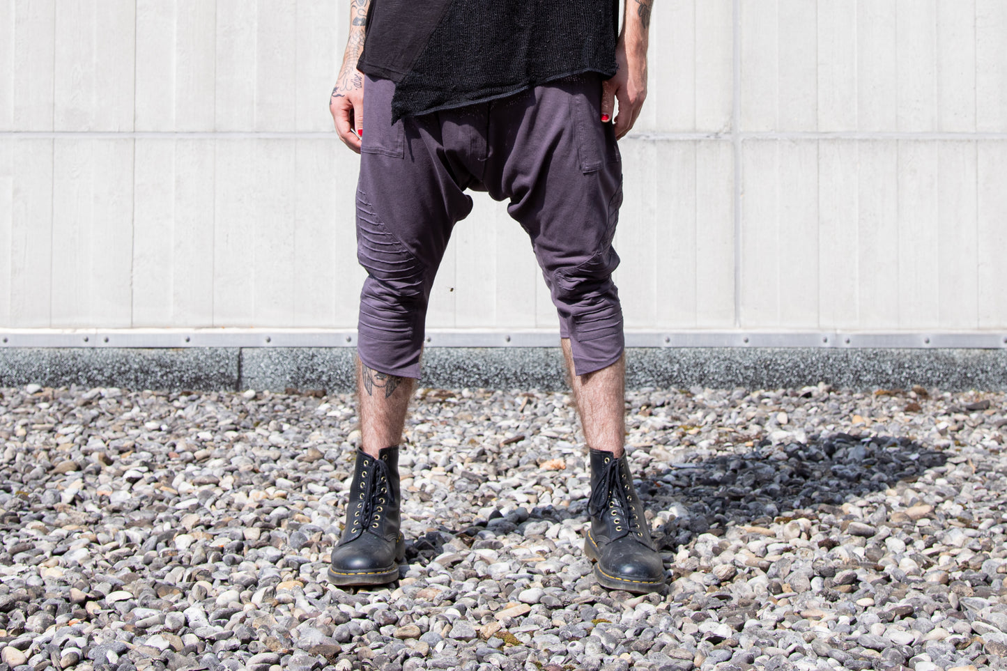 Baggy Pants - Overknee Shorts with Deep Crotch and Seam Structure - lavender-gray