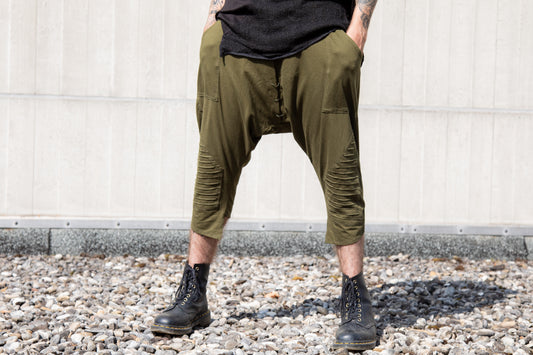 Baggy Pants - Overknee Shorts with Deep Crotch and Seam Structure - olive green