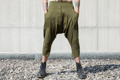 Baggy Pants - Overknee Shorts with Deep Crotch and Seam Structure - olive green