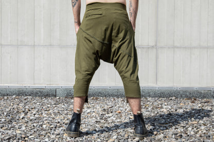 Baggy Pants - Overknee Shorts with Deep Crotch and Seam Structure - olive green