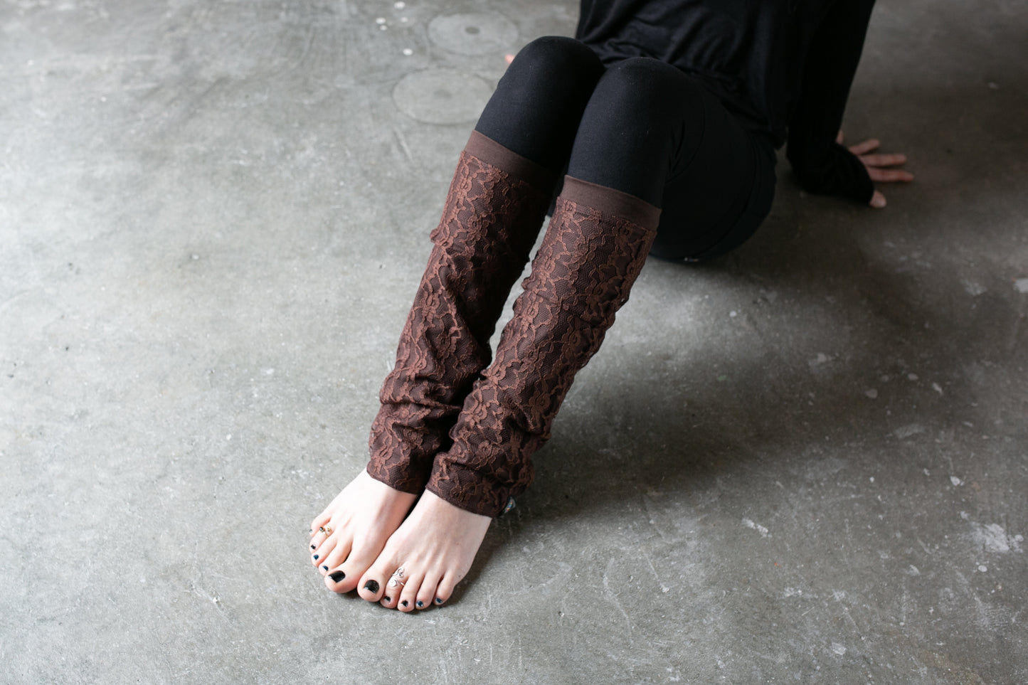 Light-Weighted Leg Warmers - with floral Lace - brown