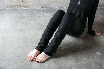 Light-Weighted Leg Warmers - with floral Lace - black