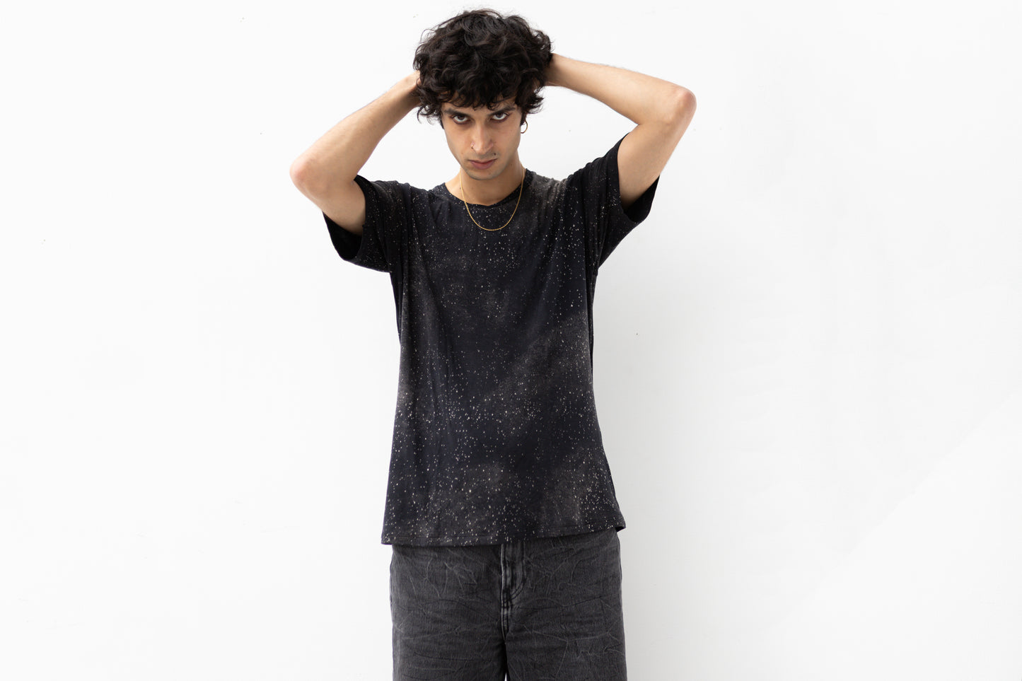 Dunkles Unisex T-Shirt mit abstraktem Print im Edgy Look