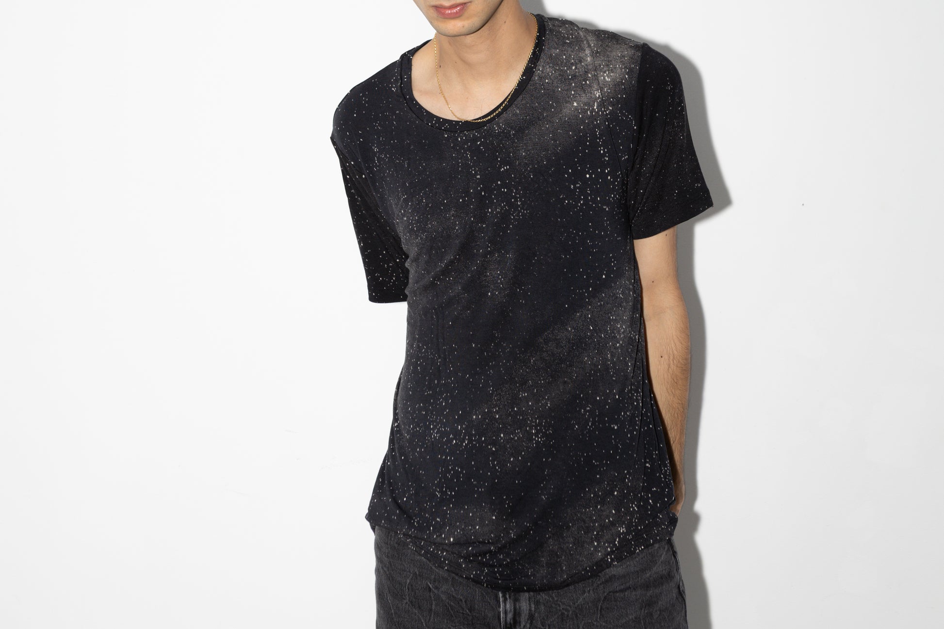 Weiches T-Shirt mit Galaxy inspiriertem Design