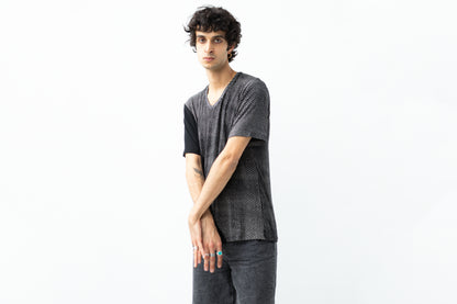 Angenehm weiches Batik-Shirt mit geometrischem Muster.