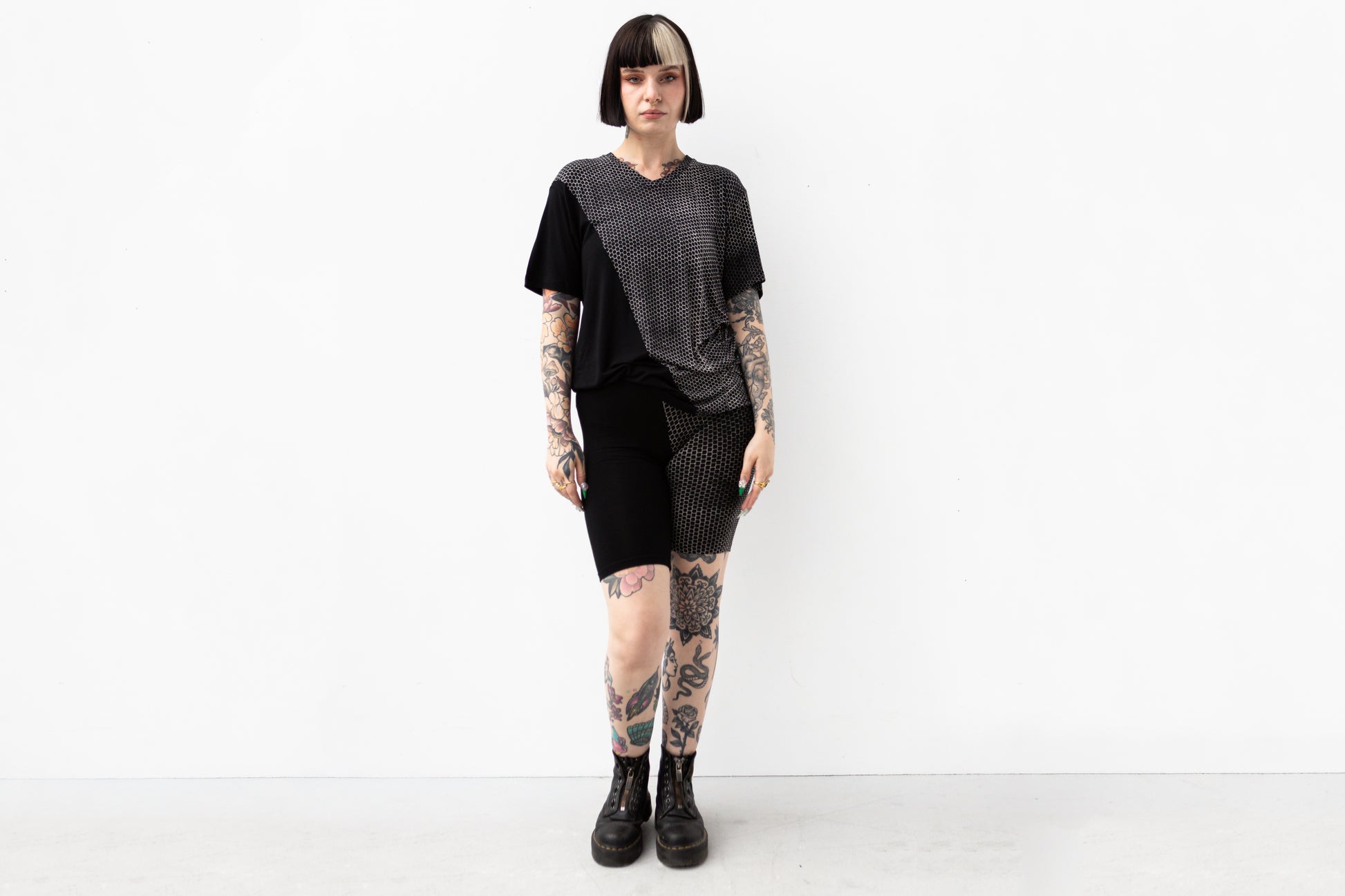 Weiches Viskose Shirt mit asymmetrischem Design.