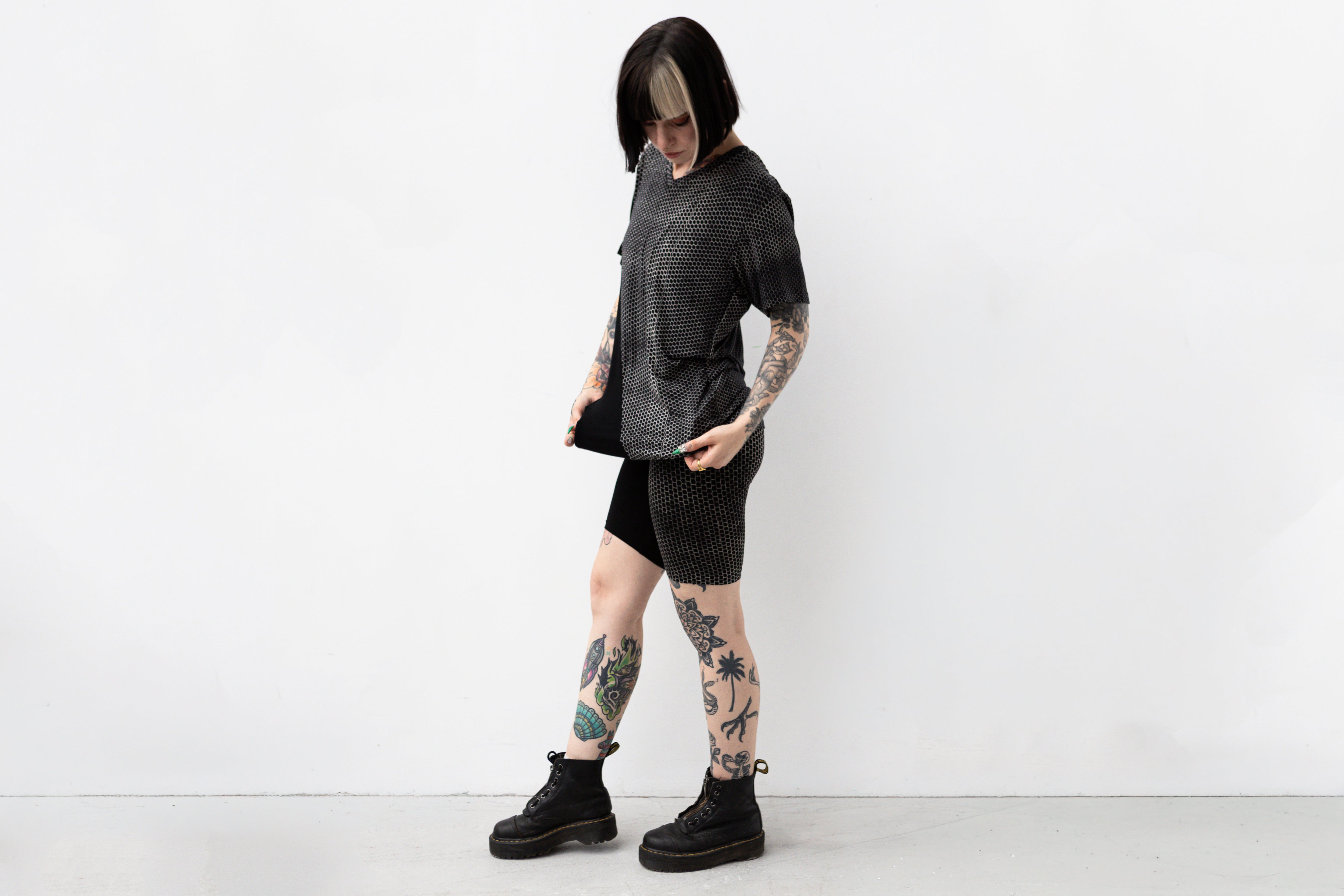 Batik T-Shirt mit geometrischem Hexagon-Muster