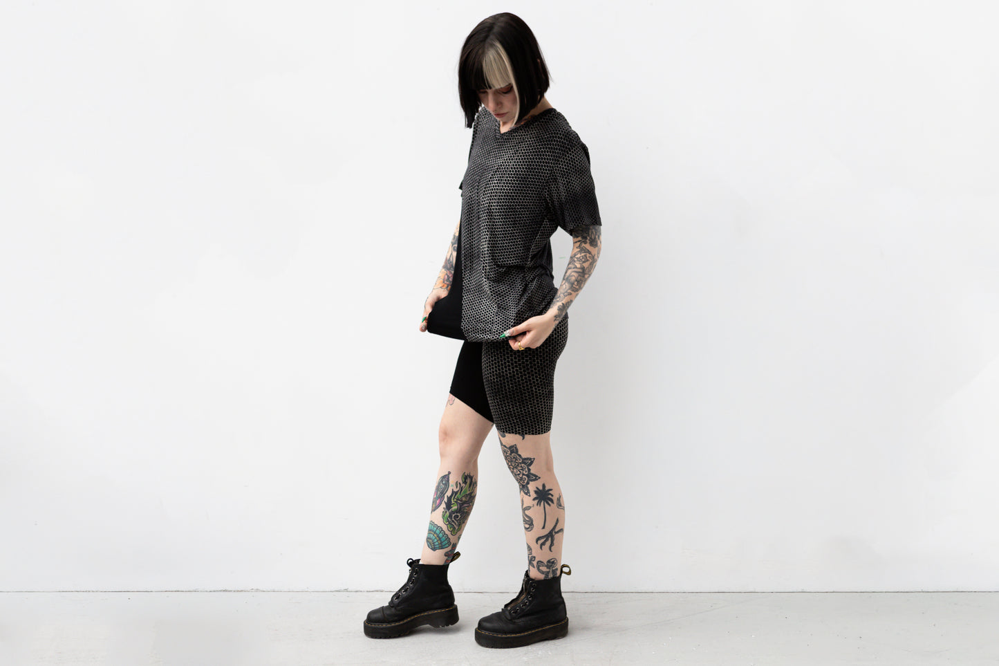 Batik T-Shirt mit geometrischem Hexagon-Muster