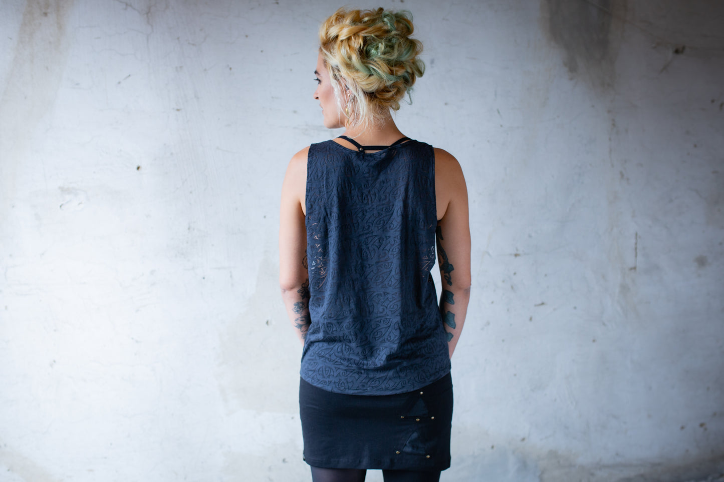 Loose Tank Top - slightly transparent, with artificial leather application - dark blue, petrol patterned