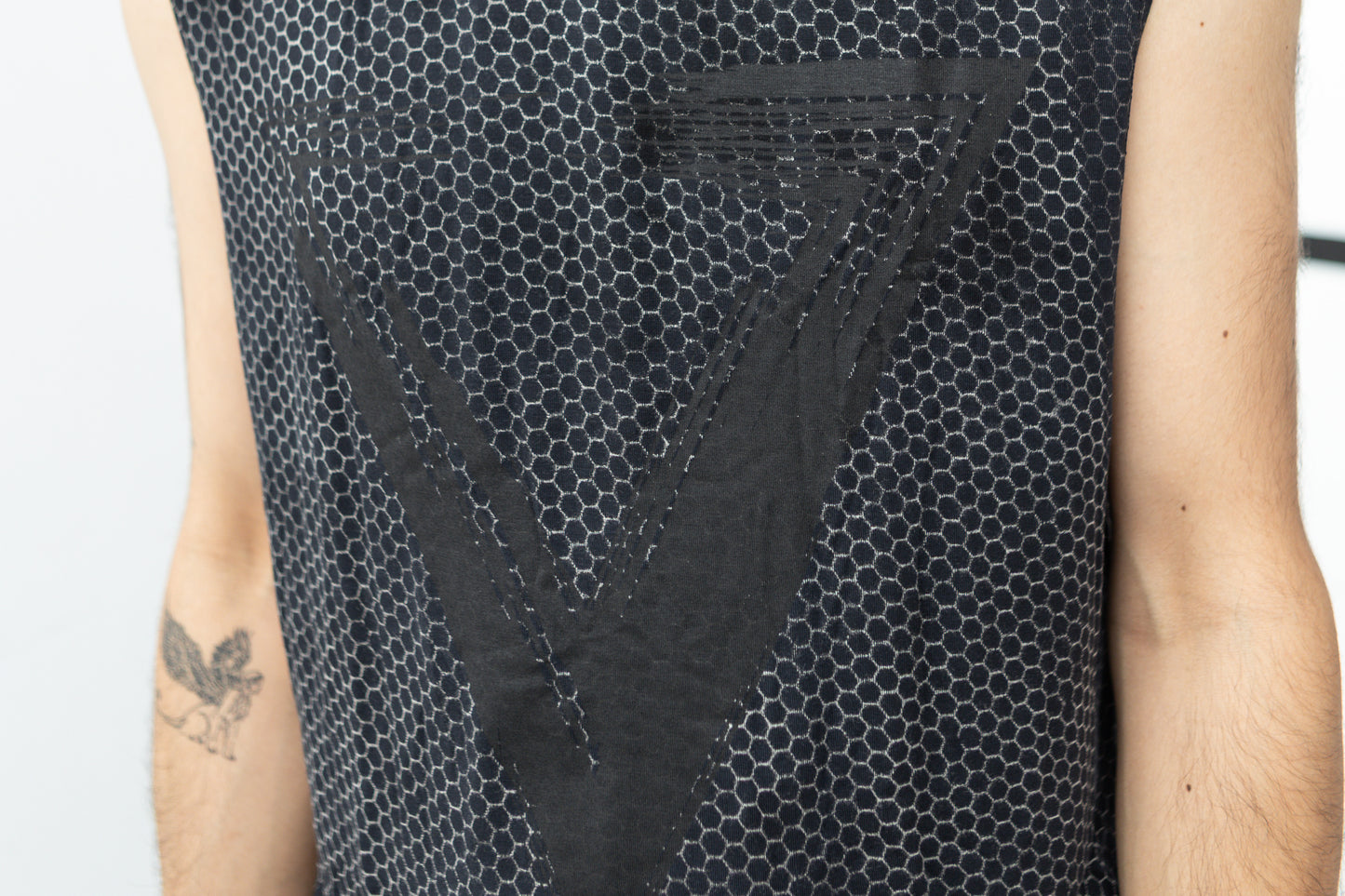 Tank Top with Triangle Print and Hexagon Pattern - black-beige-gray