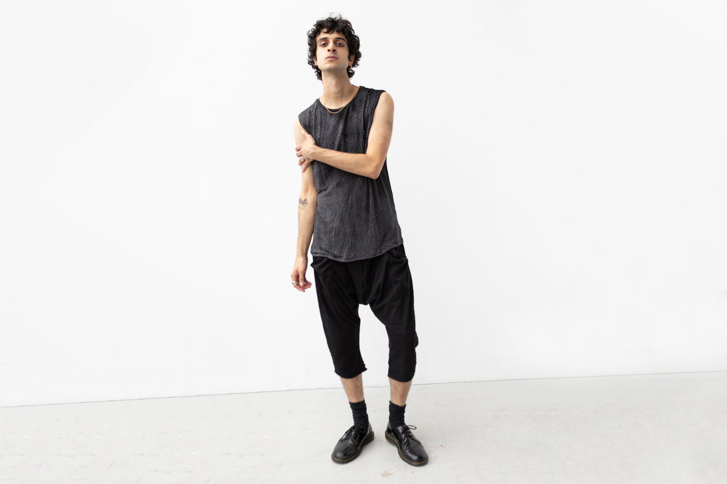 Tank Top with Triangle Print and Hexagon Pattern - black-beige-gray