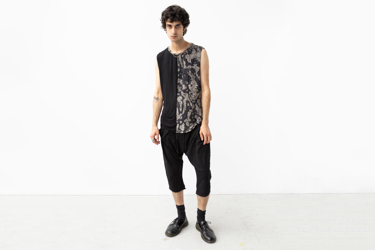 Tanktop abstrakte Ziegelsteine - asymmetrisch - schwarz-beige-grau