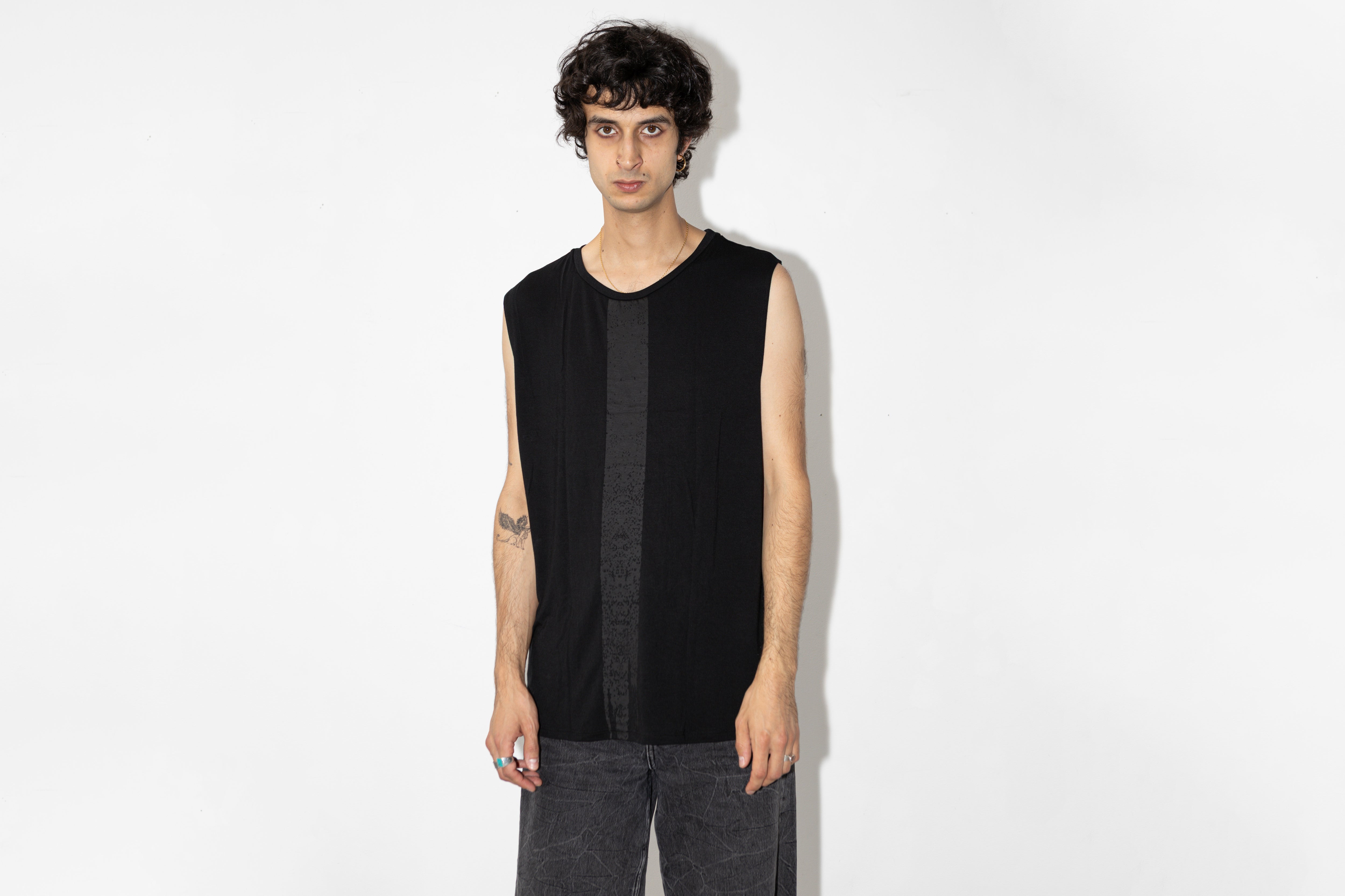 Tanktop mit schwarzem Siebdruck-Streifen - schwarz
