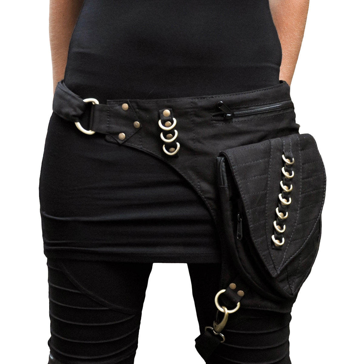 Bauchtasche aus Baumwolle mit Beinschnalle, mehreren Reißverschlussfächern und Messing-Details