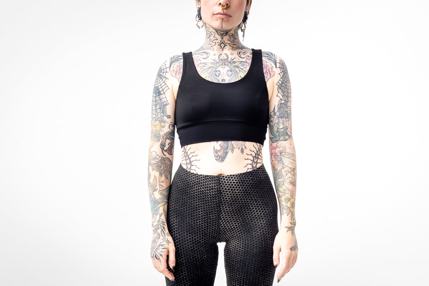 Yoga Bra schwarz ungepolstert Frontansicht, elastisches Bra Top