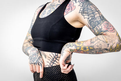 Yoga Bra Top minimalistisch schwarz Vorderseite.