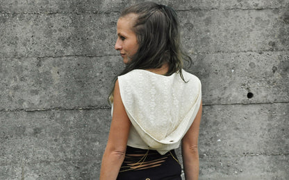 Hooded Vest with Rivets and Brass Chains - offwhite