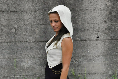 Hooded Vest with Rivets and Brass Chains - offwhite