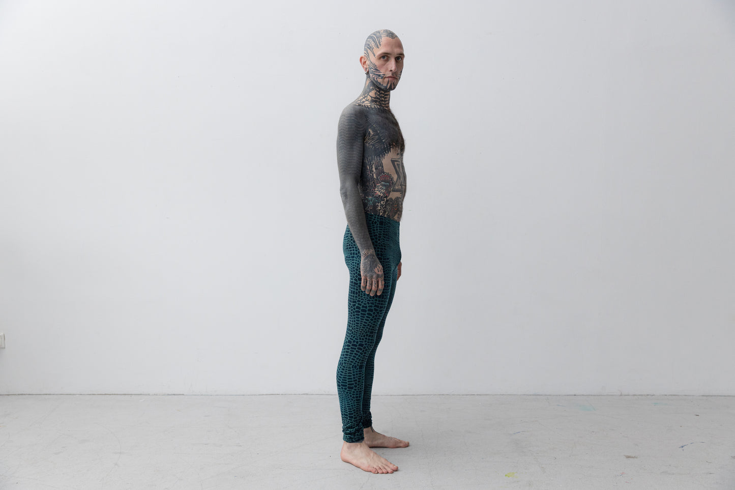 Leggings with an abstract Alligator Pattern - unisex - blue-green