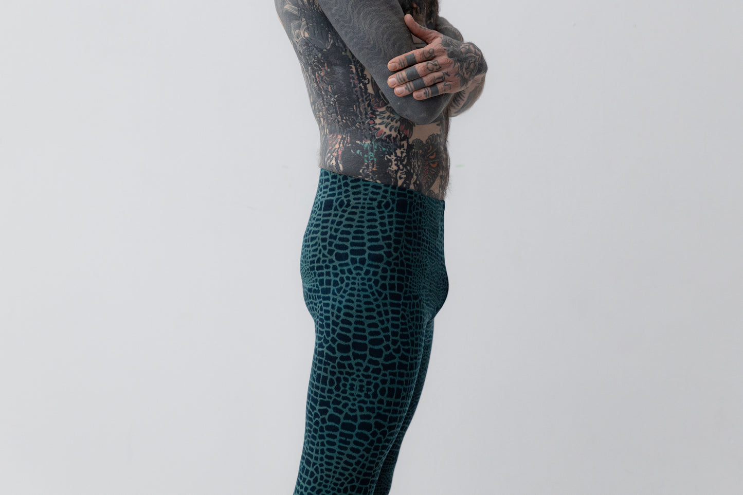 Leggings with an abstract Alligator Pattern - unisex - blue-green
