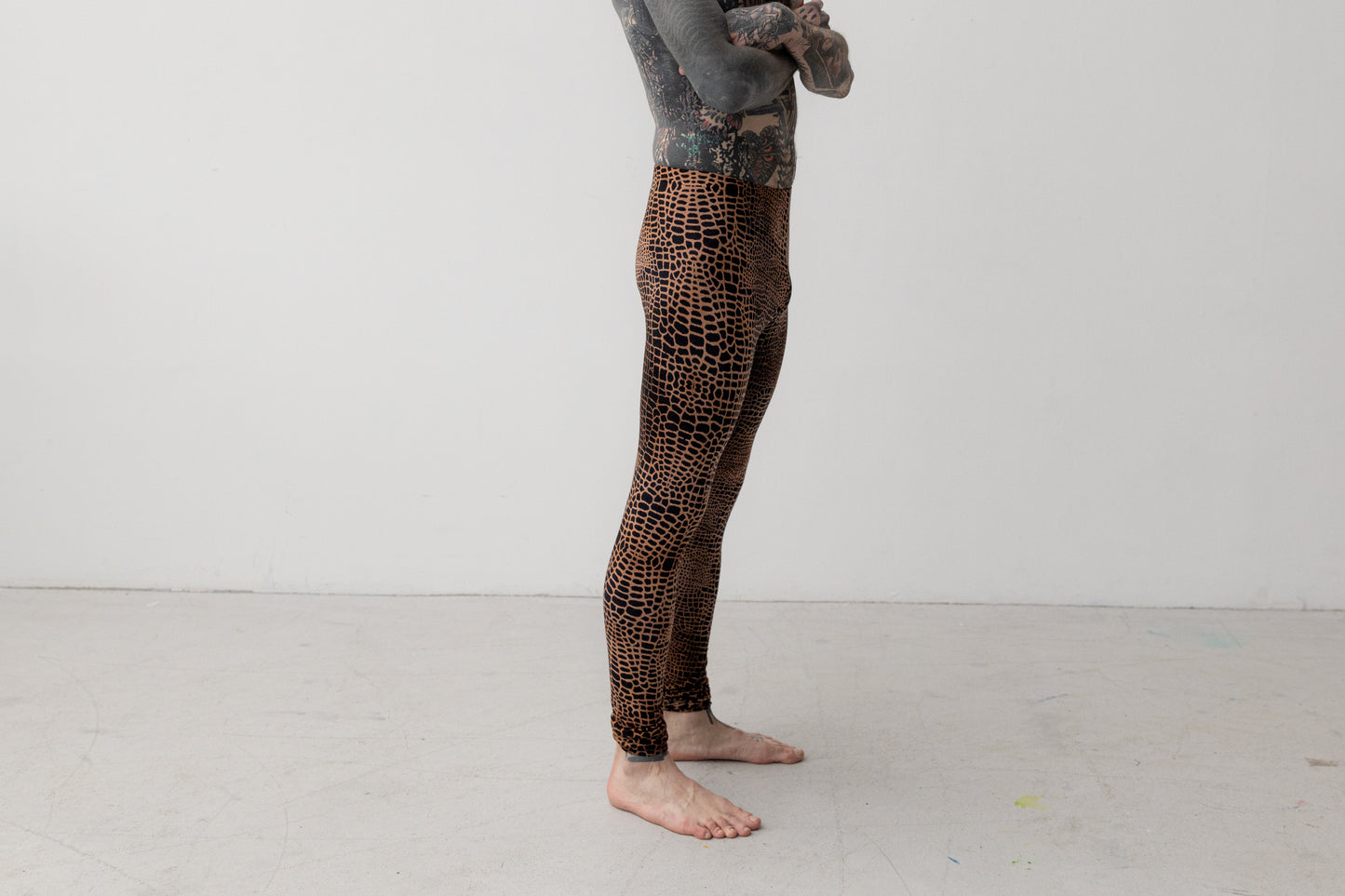 Leggings mit abstraktem Alligator-Muster - unisex - rostbraun-apricot