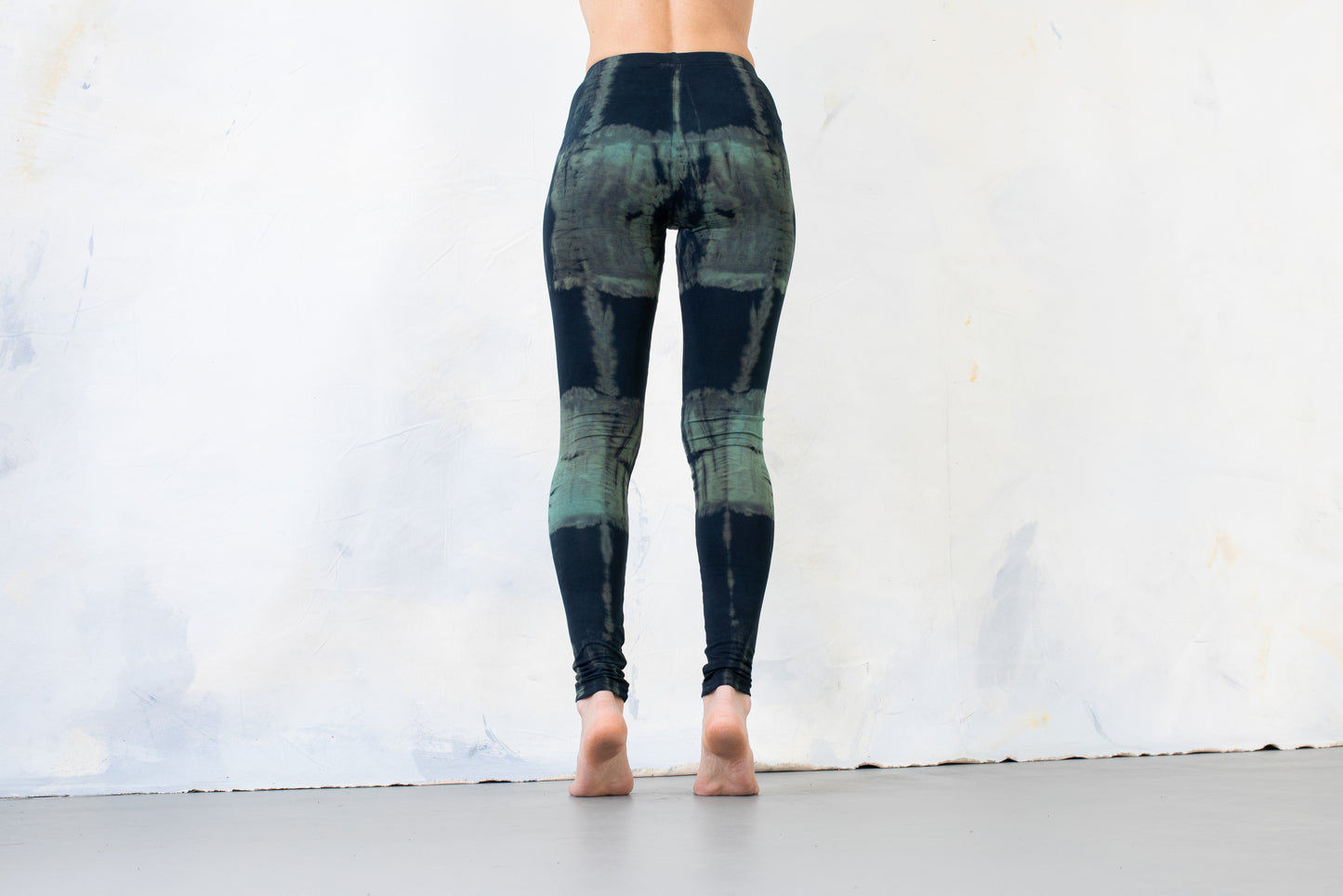 Leggings mit abstraktem Batikmuster - Garage, Grunge - Batik, Tie-Dye - unisex - blauschwarz-türkis