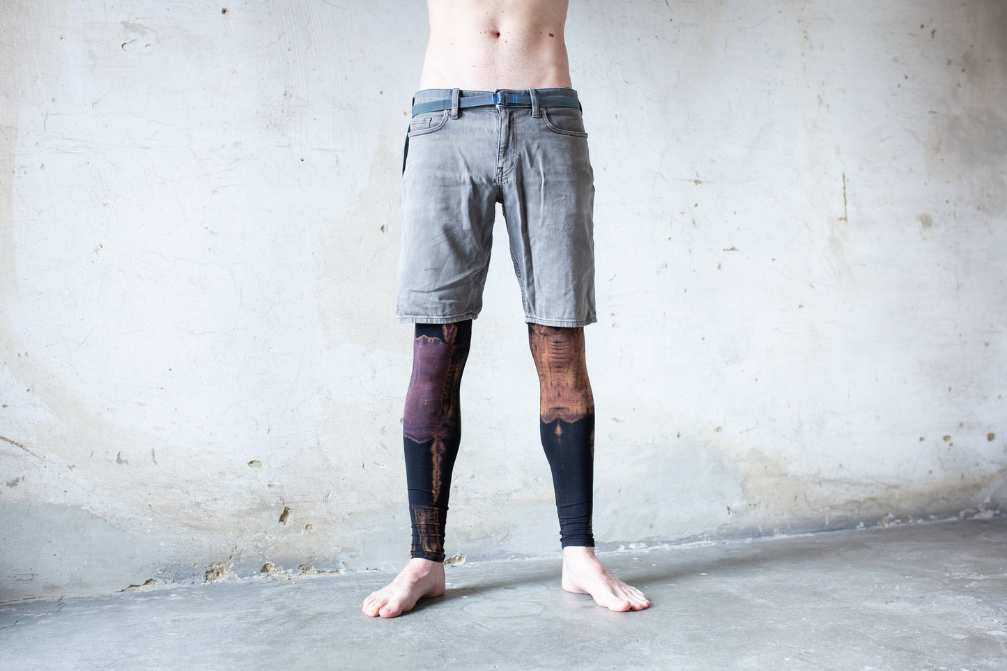 Leggings mit abstraktem Batikmuster - Garage, Grunge - Batik, Tie-Dye - unisex - purpur-apricot