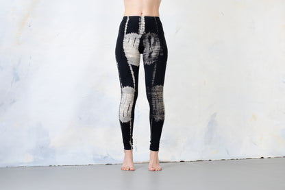 Leggings with abstract batik pattern - Garage, Grunge - Batik, Tie-Dye - unisex - black-gray-beige