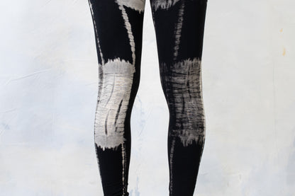 Leggings mit abstraktem Batikmuster - Garage, Grunge - Batik, Tie-Dye - unisex - schwarz-grau-beige